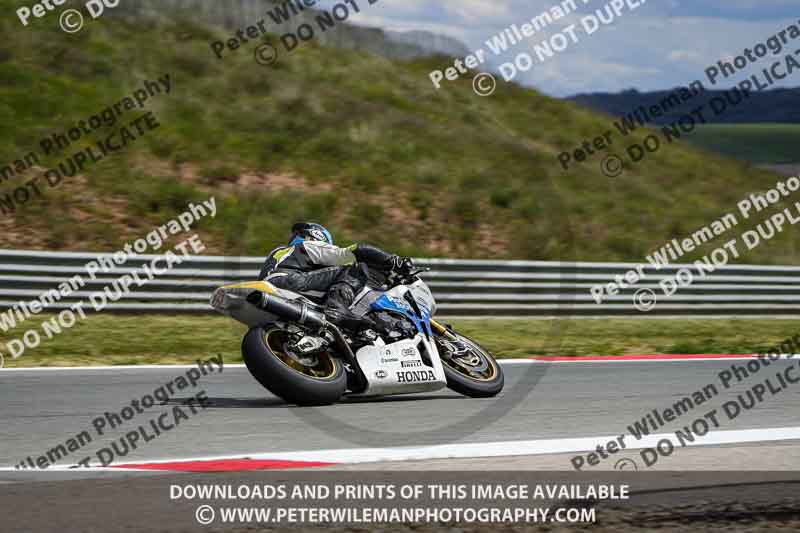 cadwell no limits trackday;cadwell park;cadwell park photographs;cadwell trackday photographs;enduro digital images;event digital images;eventdigitalimages;navarra;no limits trackdays;peter wileman photography;racing digital images;trackday digital images;trackday photos